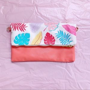 Reversible monstera leaf clutch